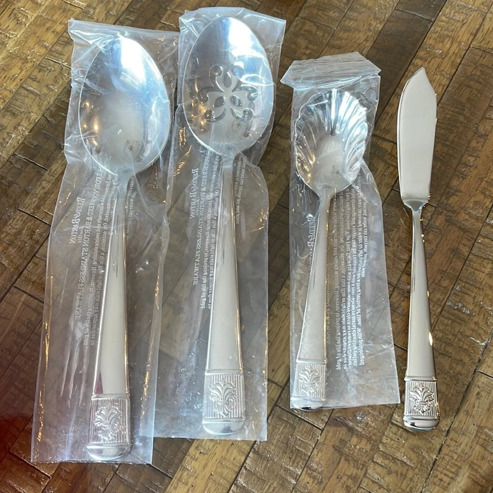 New Reed & Barton Alouette 4 pc Hostess Set PLUME